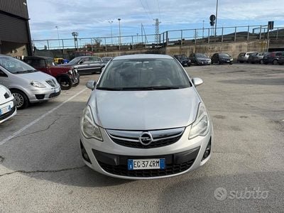 Usata Opel Corsa Edition 75 CV (55 kW) 2010 Grigio Utilitaria