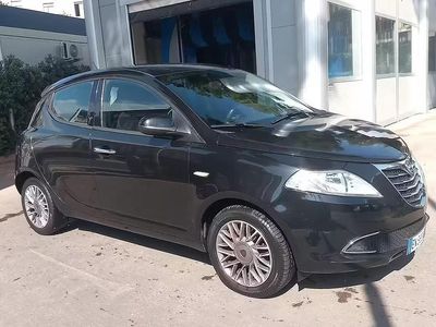Usata Lancia Ypsilon 95 CV (69 kW) 2013 Nero Utilitaria