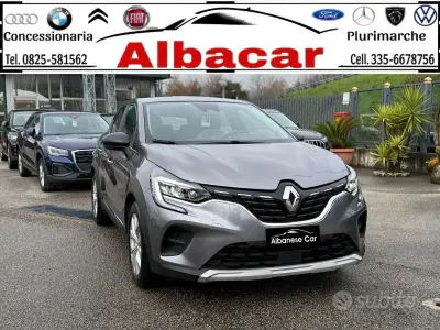 Usata Renault Captur 116 CV (85 kW) 2021 Grigio SUV