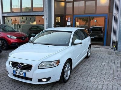 Usata Volvo V50 R-Design 114 CV (83 kW) 2012 Bianco Station wagon