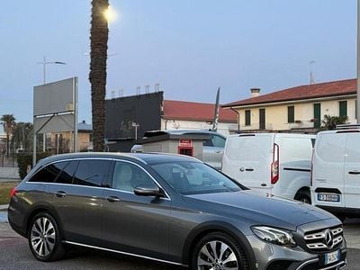 Usata Mercedes E220 All-Terrain Premium Plus 194 CV (142 kW) 2019 Argento Station wagon