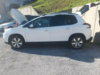 Usata Peugeot 2008 75 CV (55 kW) 2017 Bianco SUV