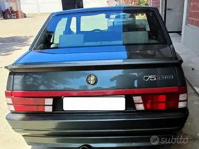 Usata Alfa Romeo 75 155 CV (114 kW) 1986 Verde Berlina