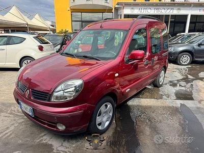 Usata Renault Kangoo 95 CV (69 kW) 2006 Rosso Berlina