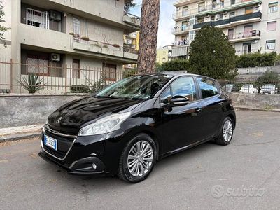 Usata Peugeot 208 Allure 75 CV (55 kW) 2017 Nero Utilitaria