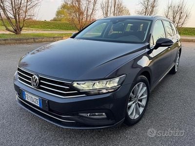 Usata VW Passat Executive 150 CV (110 kW) 2020 Grigio Station wagon