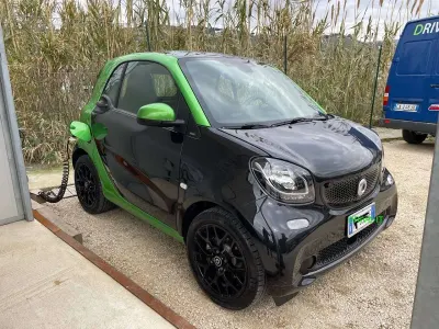 Usata Smart ForTwo Electric Drive Passion 41 kW (56 CV) 2018 Verde Utilitaria