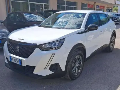 Usata Peugeot 2008 Active 131 CV (96 kW) 2021 Bianco SUV