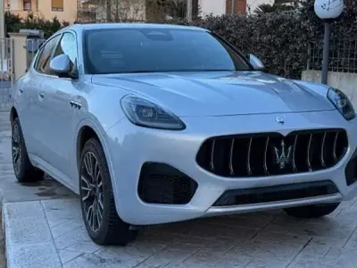 Usata Maserati Grecale 250 CV (183 kW) 2025 Argento SUV