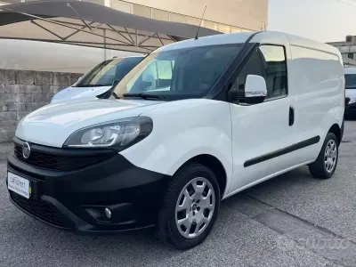 Usado Fiat Doblò 120 HP (88 kW) 2018 Branco Monovolume