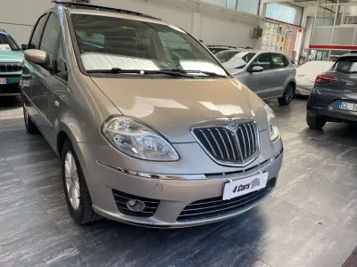 Usata Lancia Musa 95 CV (69 kW) 2009 Argento Monovolume