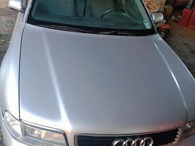 Usata Audi A4 115 CV (84 kW) 1999 Grigio Berlina