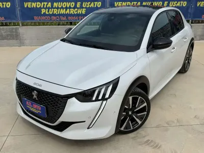Usata Peugeot 208 GT 102 CV (75 kW) 2022 Bianco Utilitaria