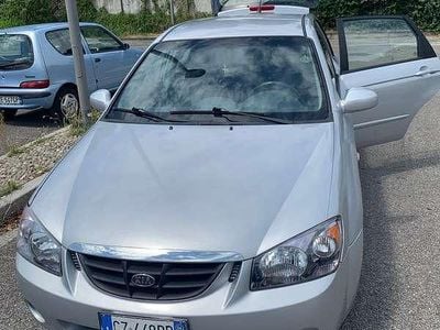 Usata Kia Cerato Classic 105 CV (77 kW) 2006 Grigio Berlina