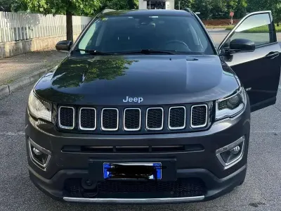 Usata Jeep Compass Limited 170 CV (125 kW) 2018 Grigio SUV
