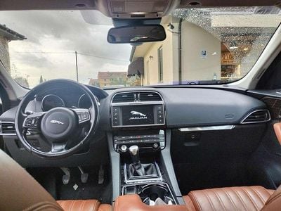 Usata Jaguar F-Pace Prestige 180 CV (132 kW) 2016 Blu SUV