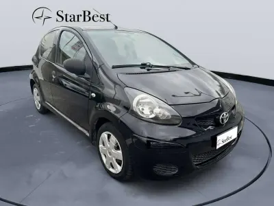 Usata Toyota Aygo Sol 68 CV (50 kW) 2009 Nero Utilitaria