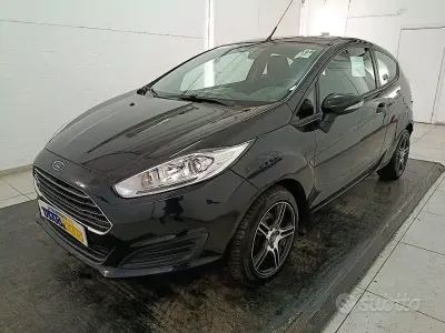 Usata Ford Fiesta 92 CV (67 kW) 2014 Nero metallizzato Utilitaria