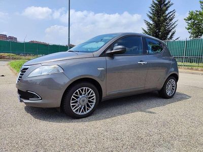 Usata Lancia Ypsilon Gold 95 CV (69 kW) 2012 Grigio Utilitaria