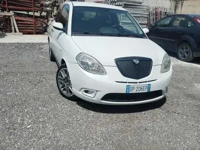 Usata Lancia Ypsilon 75 CV (55 kW) 2009 Utilitaria