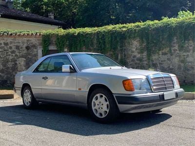 Käytetty Mercedes 200 118 HP (86 kW) 1994 Hopea Coupe - kaksiovinen