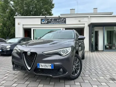 Usata Alfa Romeo Stelvio Executive 209 CV (153 kW) 2018 Grigio SUV