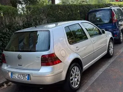 Usata VW Golf IV Trendline 105 CV (77 kW) 2004 Berlina