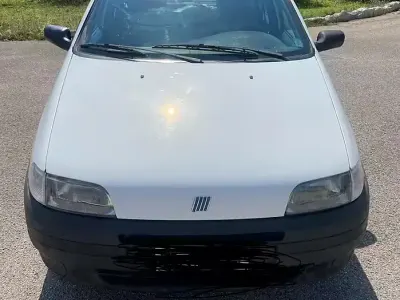 Usata Fiat Punto 60 CV (44 kW) 1999 Bianco Berlina