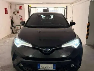Usata Toyota C-HR Lounge 98 CV (72 kW) 2019 Grigio SUV