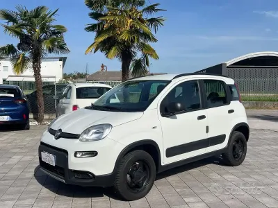 Usata Fiat Panda 4x4 86 CV (63 kW) 2019 Bianco Utilitaria