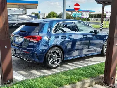 Usata Mercedes A200 AMG 163 CV (119 kW) 2020 Blu/azzurro Berlina