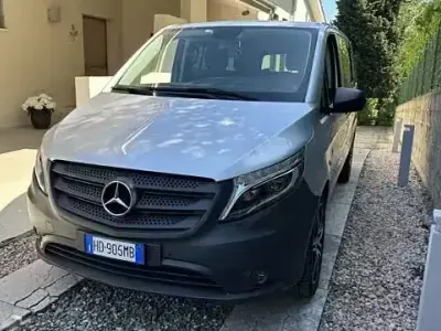 Usata Mercedes Vito 163 CV (119 kW) 2020 Argento brillante metallizzato Furgone