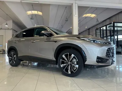 Nuova MG HS Luxury 224 CV (164 kW) 2026 Grigio SUV