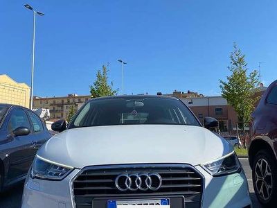 Bianco Usata 2015 Audi A1 Sportback Ambition Utilitaria | 9999 € (Buon prezzo)