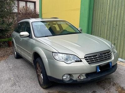Usata Subaru Outback 190 CV (139 kW) 2006 Grigio Station wagon