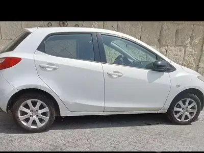 Usata Mazda 121 2013 Bianco Utilitaria