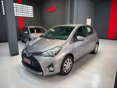 Usata Toyota Yaris Cool 69 CV (50 kW) 2014 Other Utilitaria