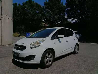 Usata Kia Venga LX 90 CV (66 kW) 2010 Bianco Utilitaria