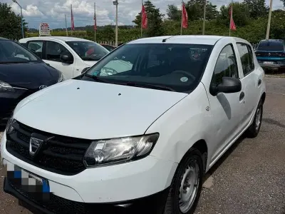 Usata Dacia Sandero Lauréate 72 CV (52 kW) 2013 Bianco Berlina