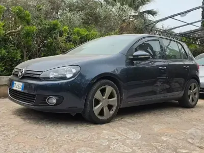 Usata VW Golf VI 122 CV (89 kW) 2009 Blu Utilitaria