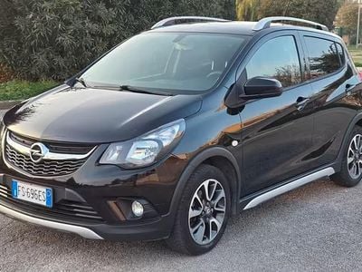 Usata Opel Karl Rocks 73 CV (53 kW) 2018 Nero Utilitaria