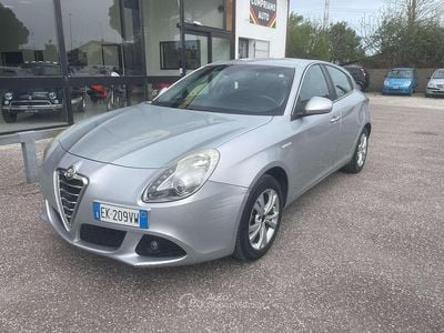 Occasion Alfa Romeo Giulietta Distinctive 120 ch (88 kW) 2011 Argent Citadine