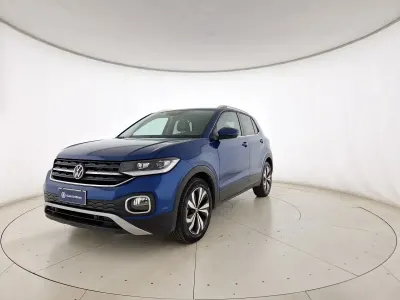 Usata VW T-Cross Advance 110 CV (80 kW) 2023 Reef blue metallizzato SUV