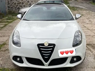 Usata Alfa Romeo Giulietta Progression 105 CV (77 kW) 2011 Bianco Utilitaria