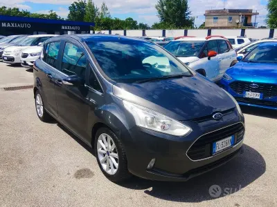 Begagnad Ford B-MAX Titanium 75 HK (55 kW) 2017 Grå Minibuss