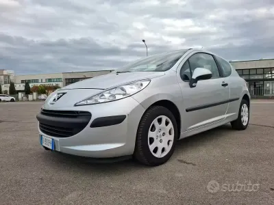 Gebraucht Peugeot 207 73 PS (53 kW) 2008 Grau Limousine