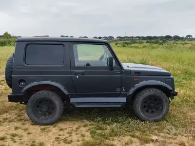 Usata Suzuki Samurai 69 CV (50 kW) 1993 Nero SUV