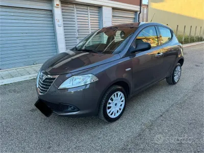 Usata Lancia Ypsilon Gold 80 CV (58 kW) 2014 Grigio Utilitaria