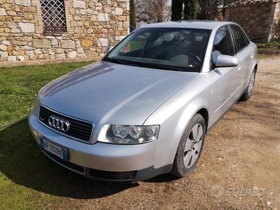 Begagnad Audi A4 Ambiente 180 HK (132 kW) 2001 Silver Sedan