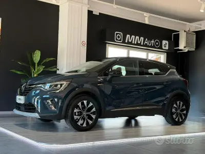 Usata Renault Captur Techno 101 CV (74 kW) 2024 Grigio SUV